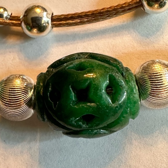 ARTISAN Carved Green Jade & Agate Silver Bead Adjustable Tan Cord Necklace - Picture 5 of 8
